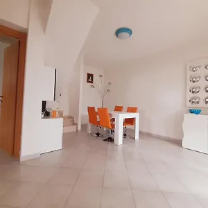 Gelsomino ,150 Metri Dal Mare, Ingresso Indipendente, Posto Auto E Giardino Marina di Grosseto